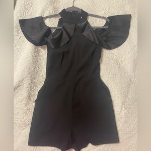 Aakaa romper cold shoulder Size S